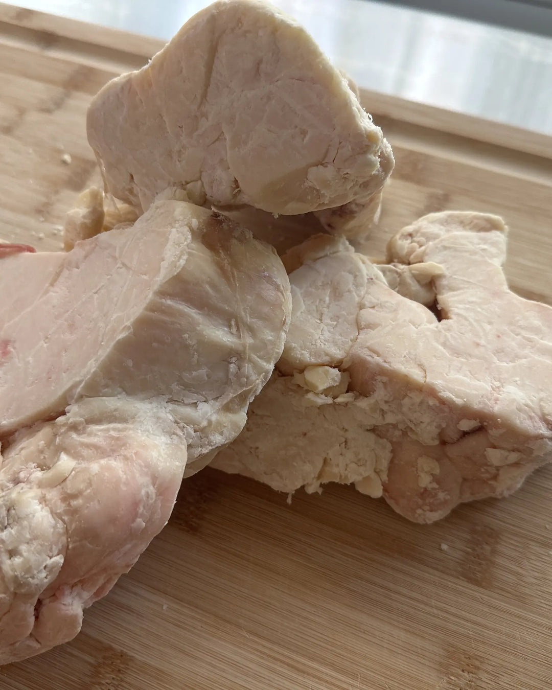Raw grass-fed kidney suet selected for tallow skincare